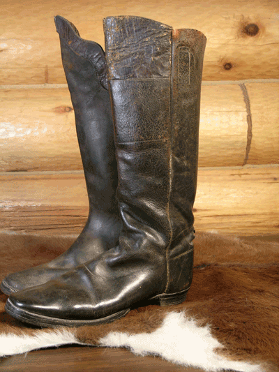 Pair of original 1860s boots~One Confederate boot and one Union boot - Image 2