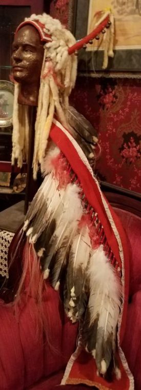 Bonnet ~ Plains Indian style with long trailer
