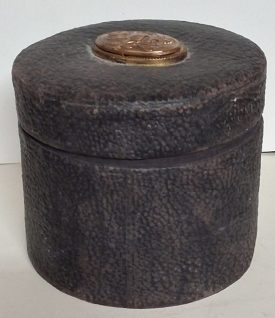 Collar Keeper ~ Vintage