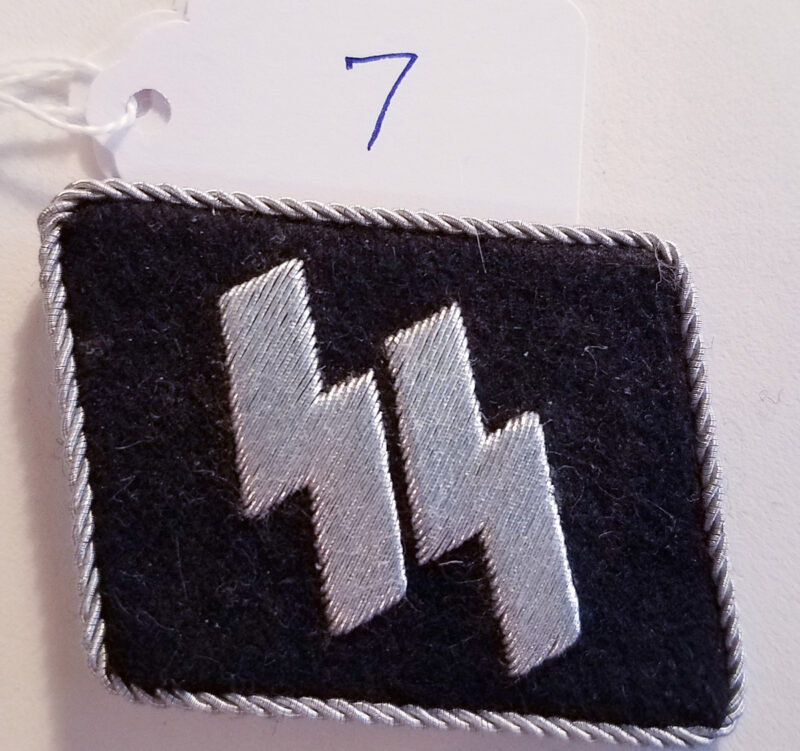 Waffen SS Hauptsturmführer collar tabs, original