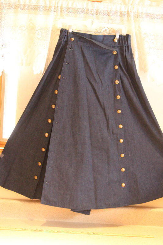 Ladies Texas Star Buttons split riding skirt